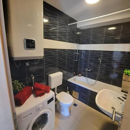 Centar Three Palms דירה