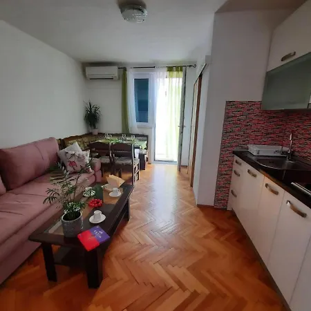 Ivan Apartment *