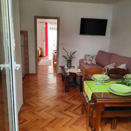 Ivan Apartment *