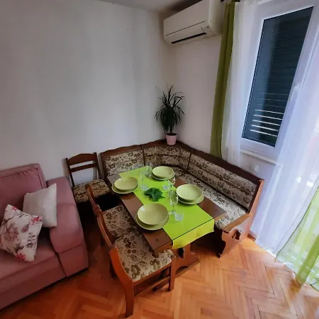 Ivan Apartment *